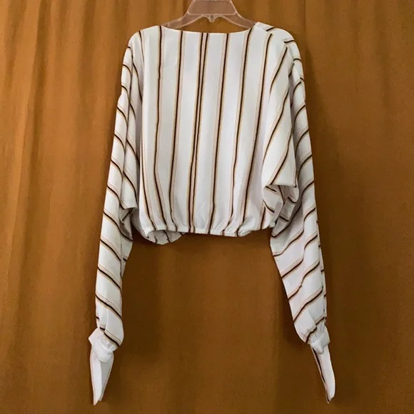 Cropped longsleeve striped top - Picture 2 of 4